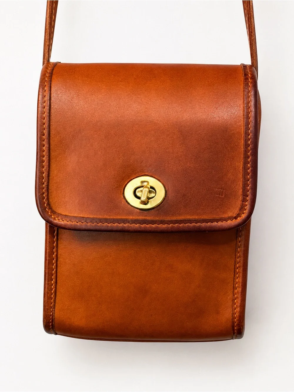 Vintage Coach Scooter Bag 9893 British Tan Leather Crossbody USA
